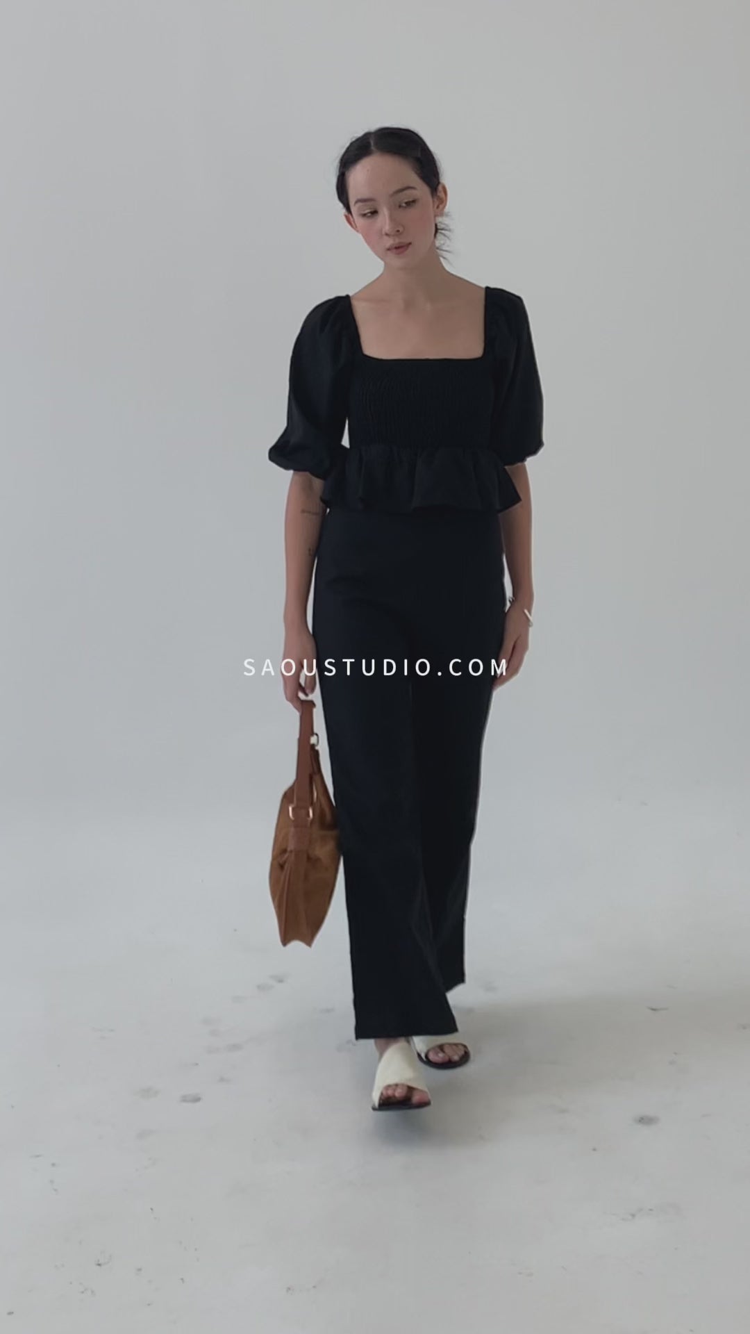 Square Neck Puff Sleeve Top In Classic Black