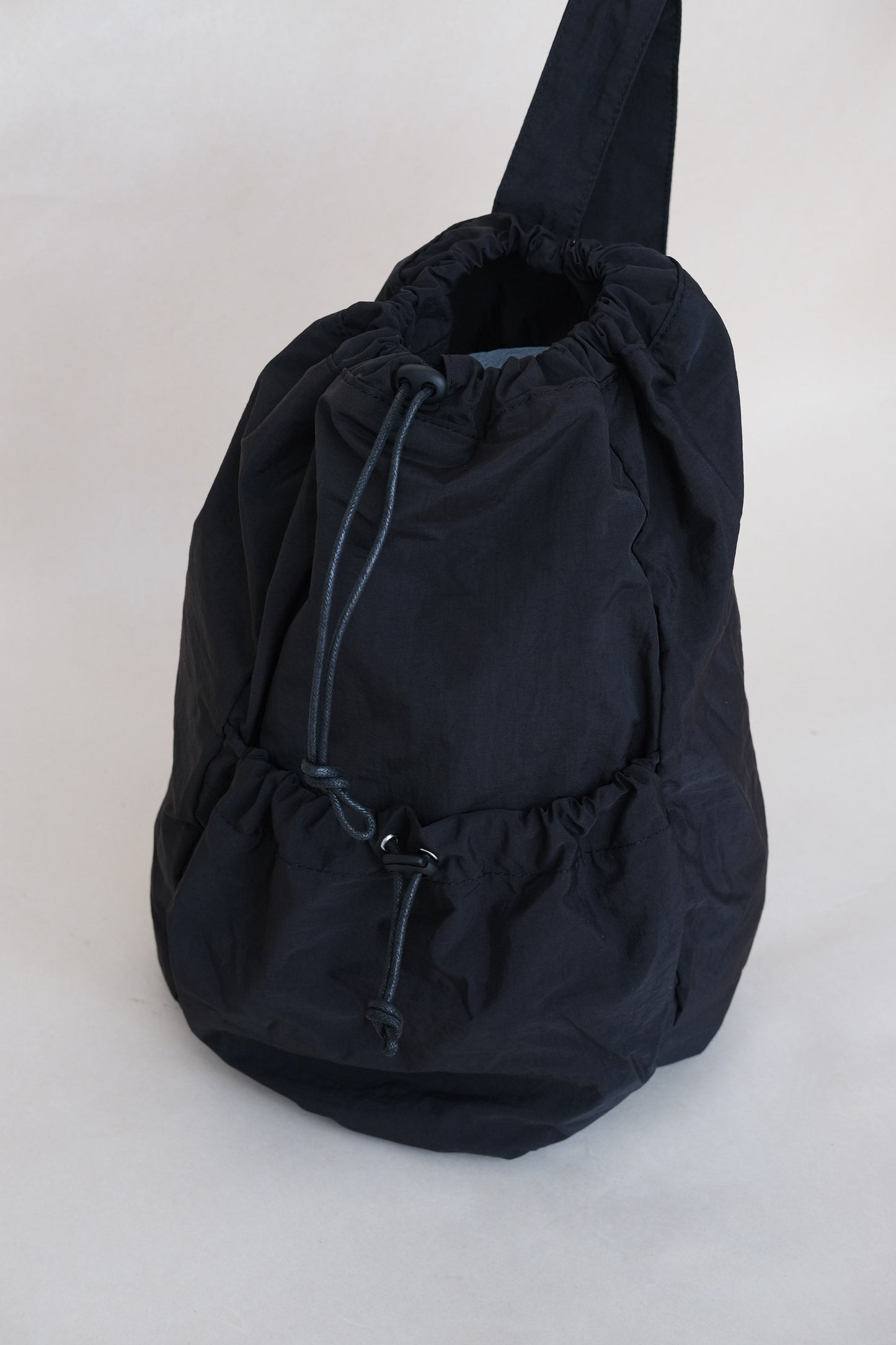 Unisex Nylon High-capacity Cross-body Bag in Black