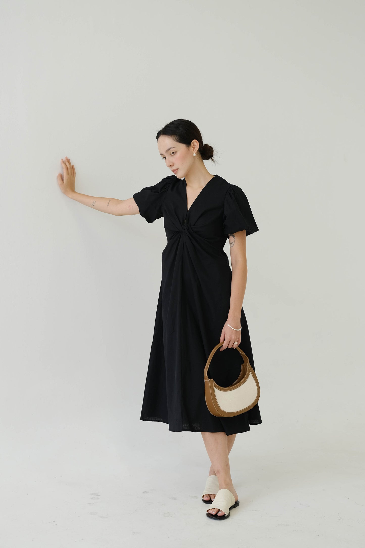 V-neck Puff Sleeve Dress In Classic Black