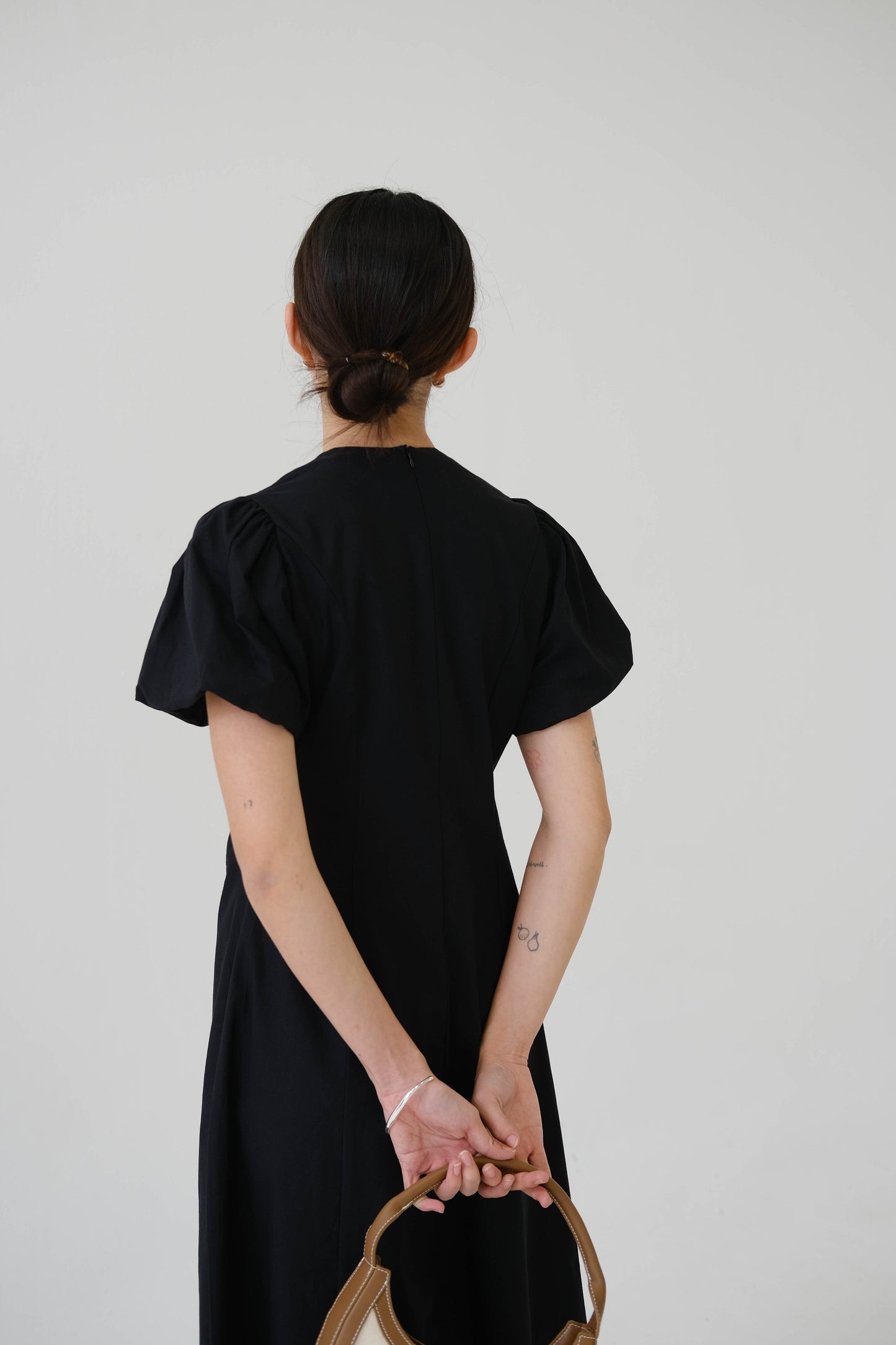 V-neck Puff Sleeve Dress In Classic Black