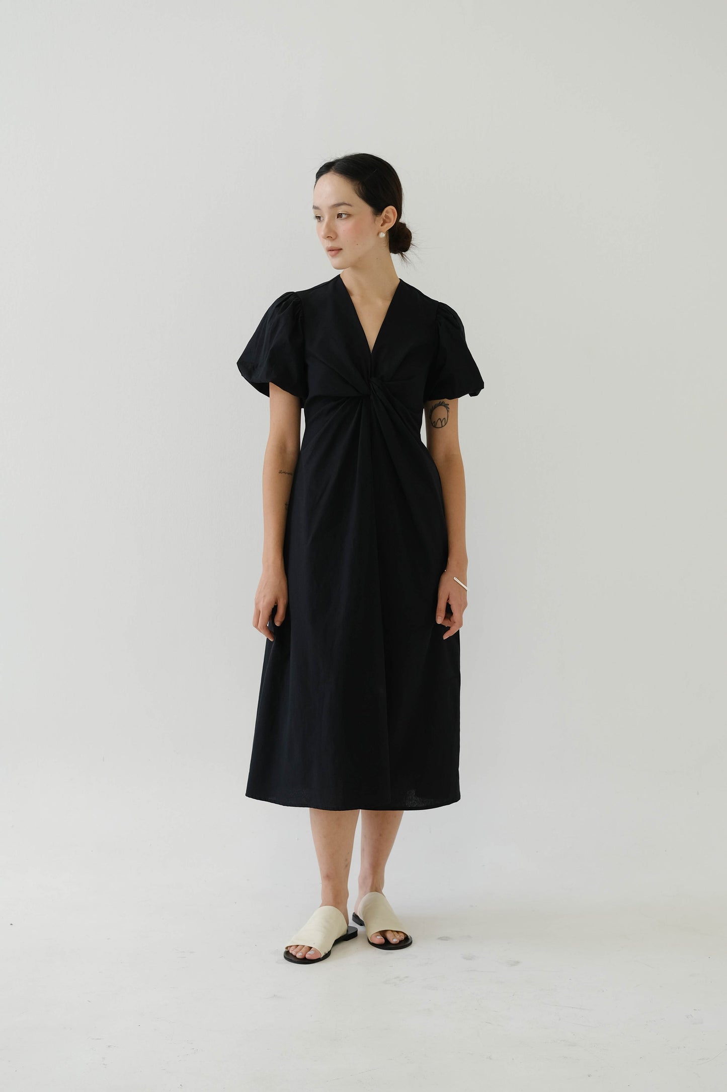 V-neck Puff Sleeve Dress In Classic Black