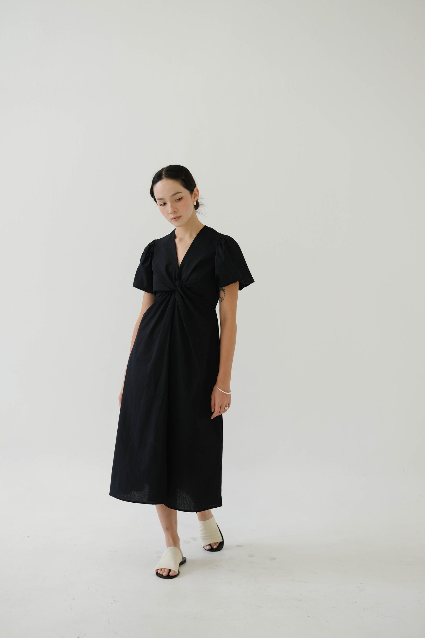 V-neck Puff Sleeve Dress In Classic Black