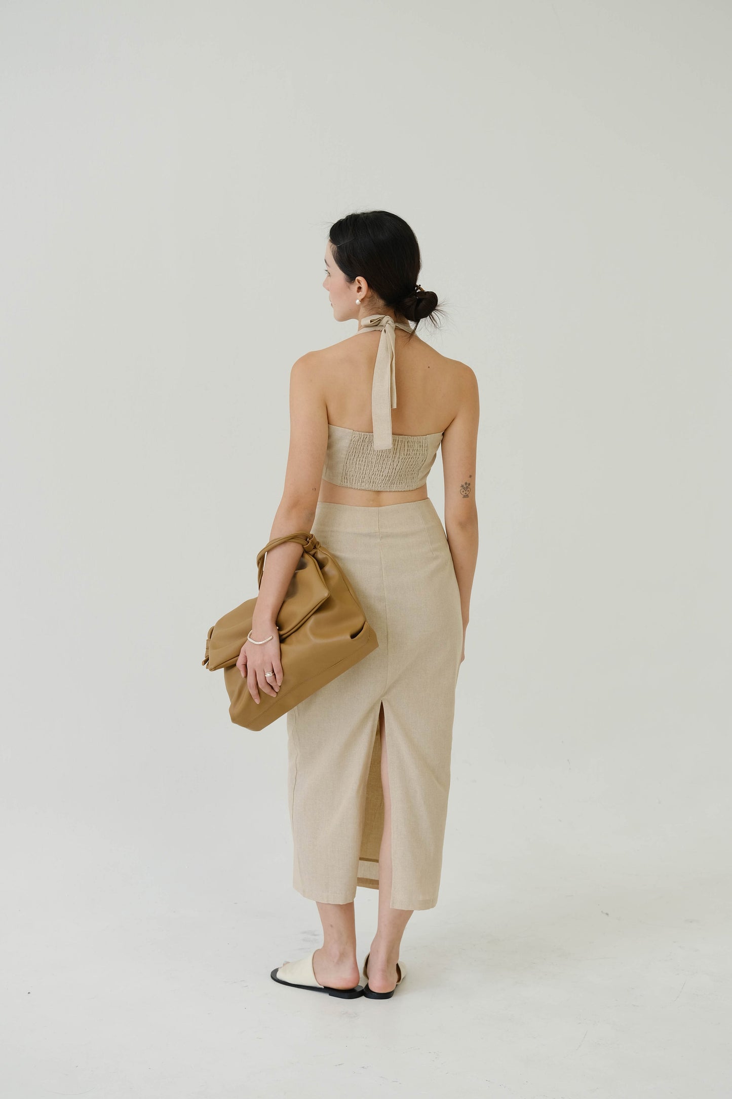 Drawstring Pleated Large Capacity Shoulder Bag in Brown Color