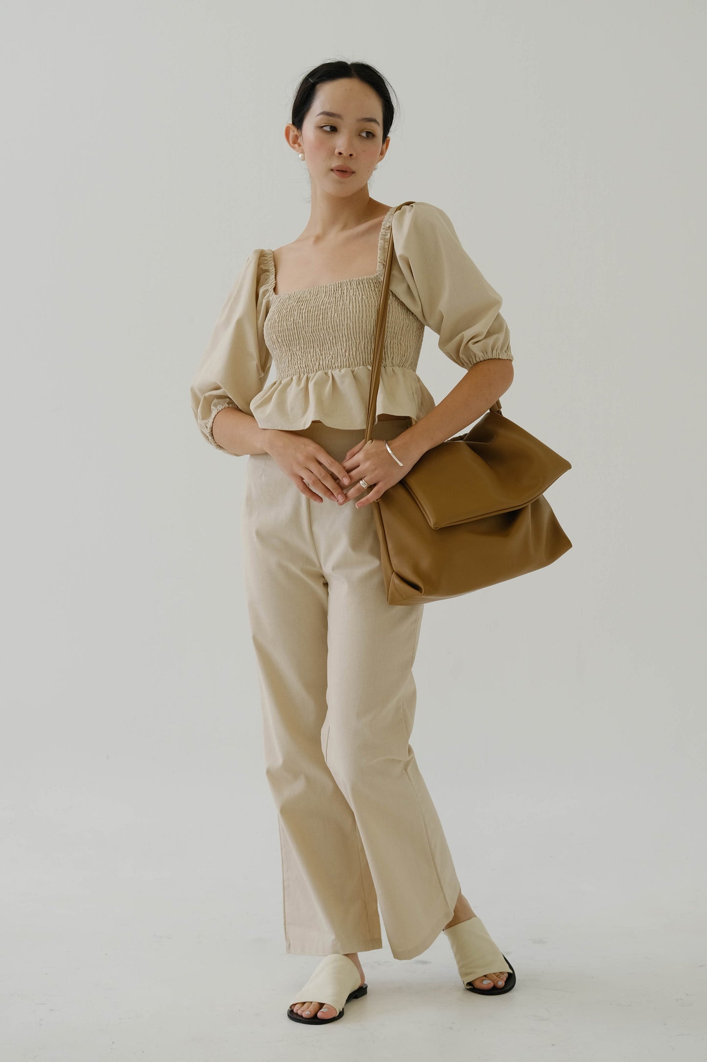 Drawstring Pleated Large Capacity Shoulder Bag in Brown Color
