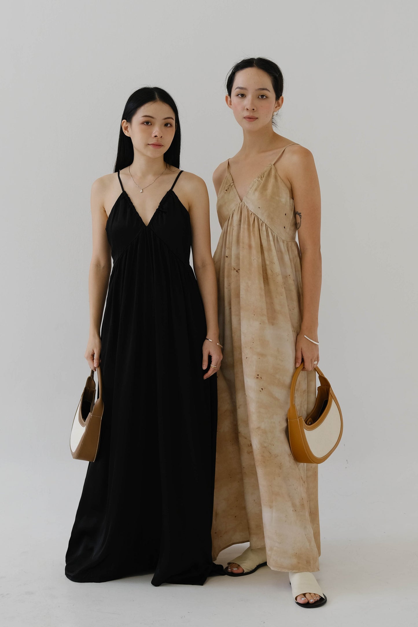 V-neck Sleeves Tank Top Dress in Classic Black