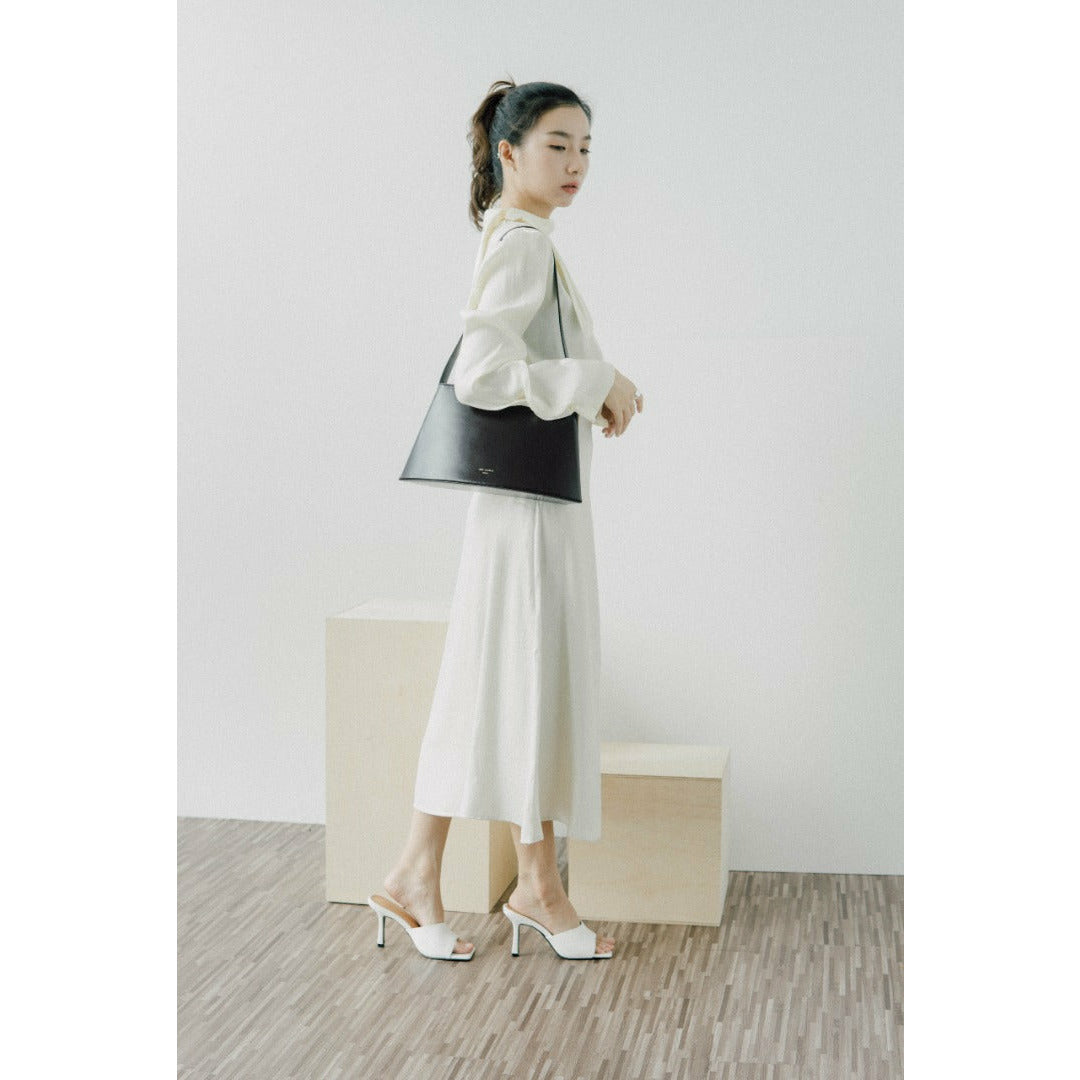 A-line slim satin skirt in almond