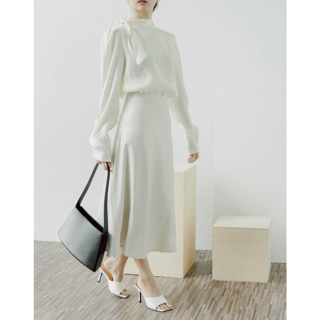 A-line slim satin skirt in almond