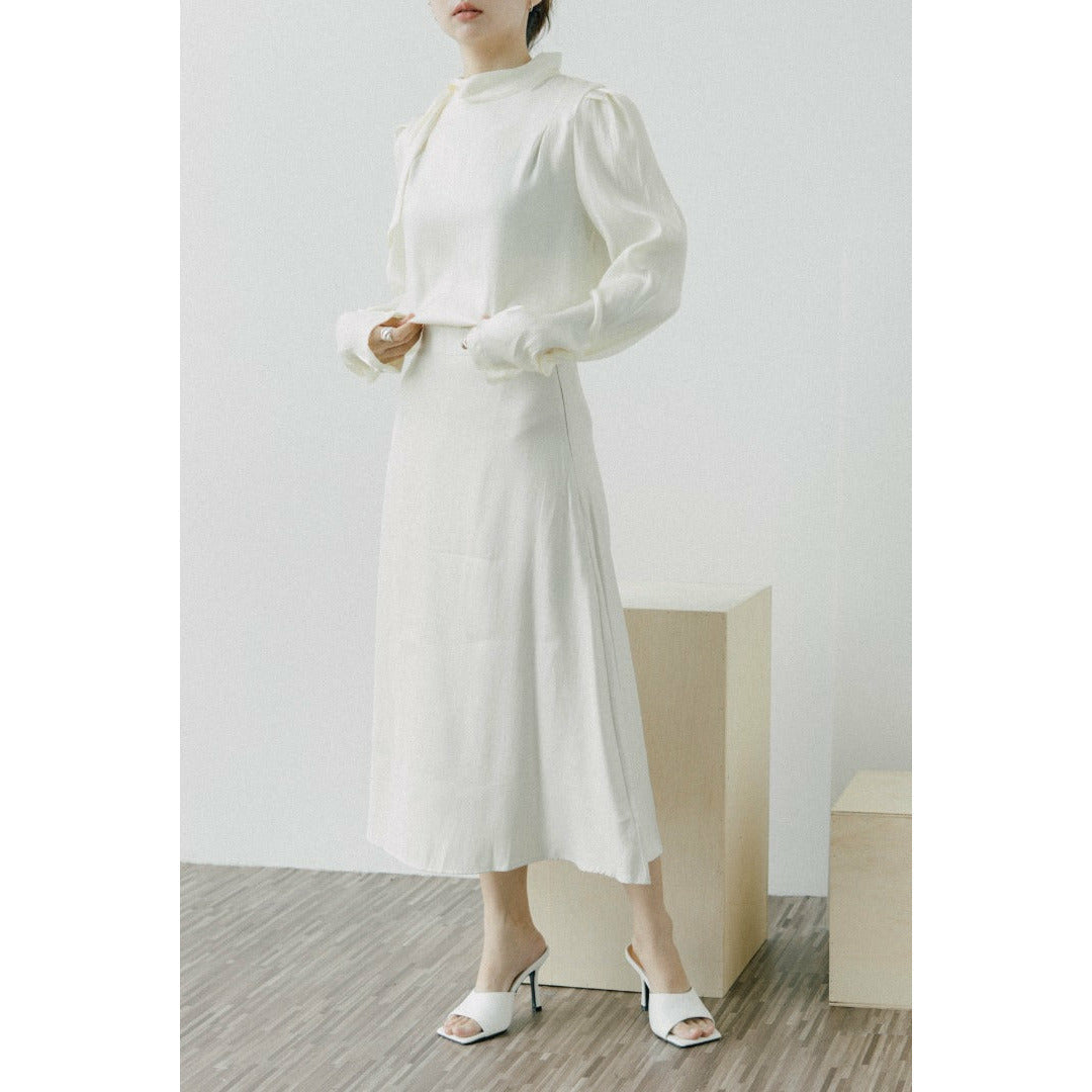 A-line slim satin skirt in almond