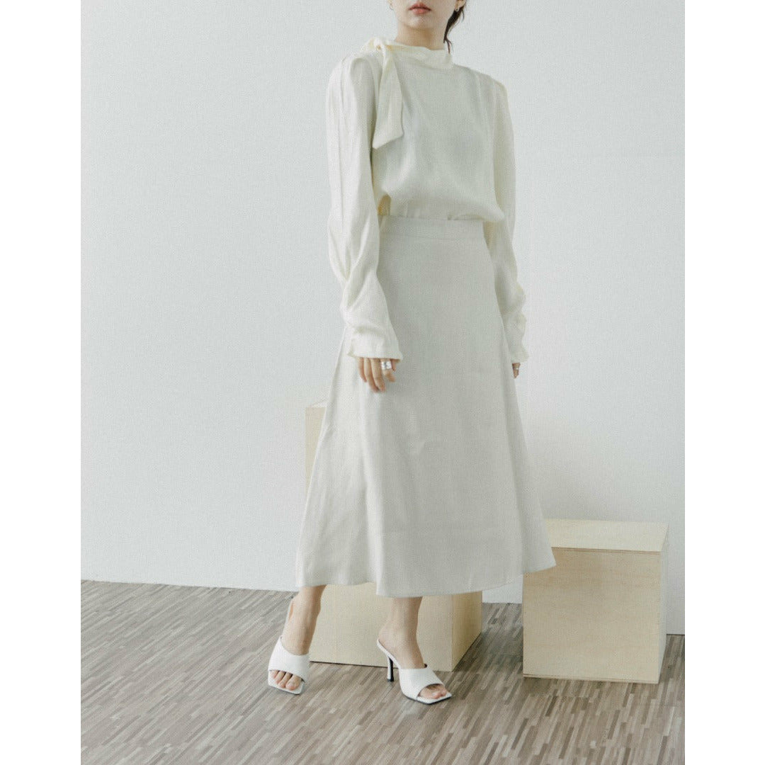 A-line slim satin skirt in almond