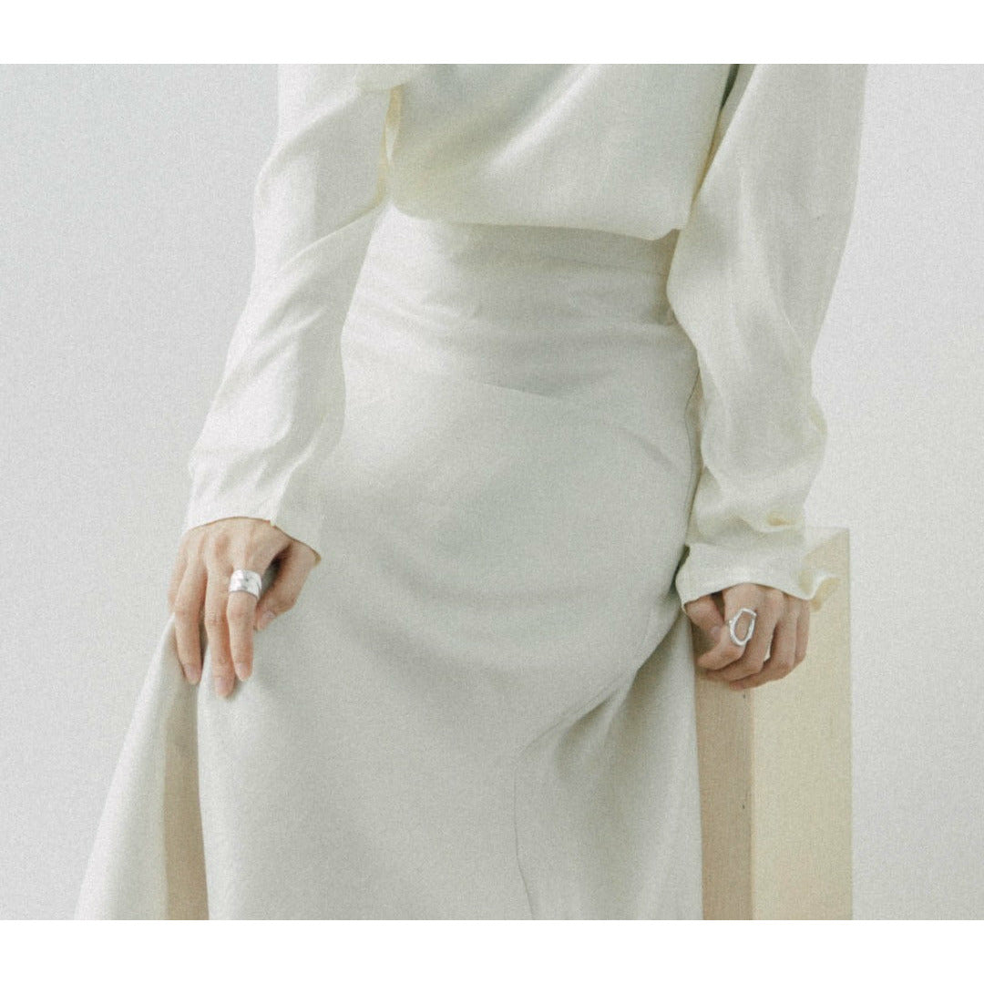 A-line slim satin skirt in almond