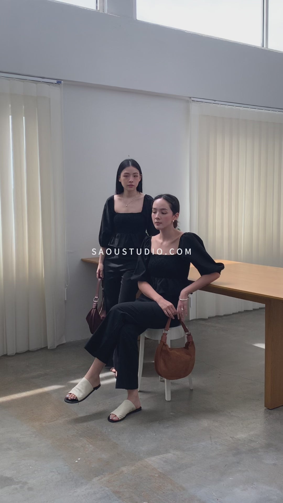 Square Neck Puff Sleeve Top In Classic Black