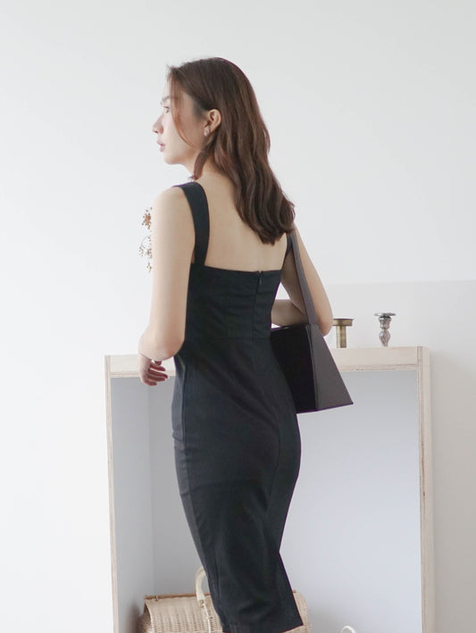 Monroe short dress in classic black