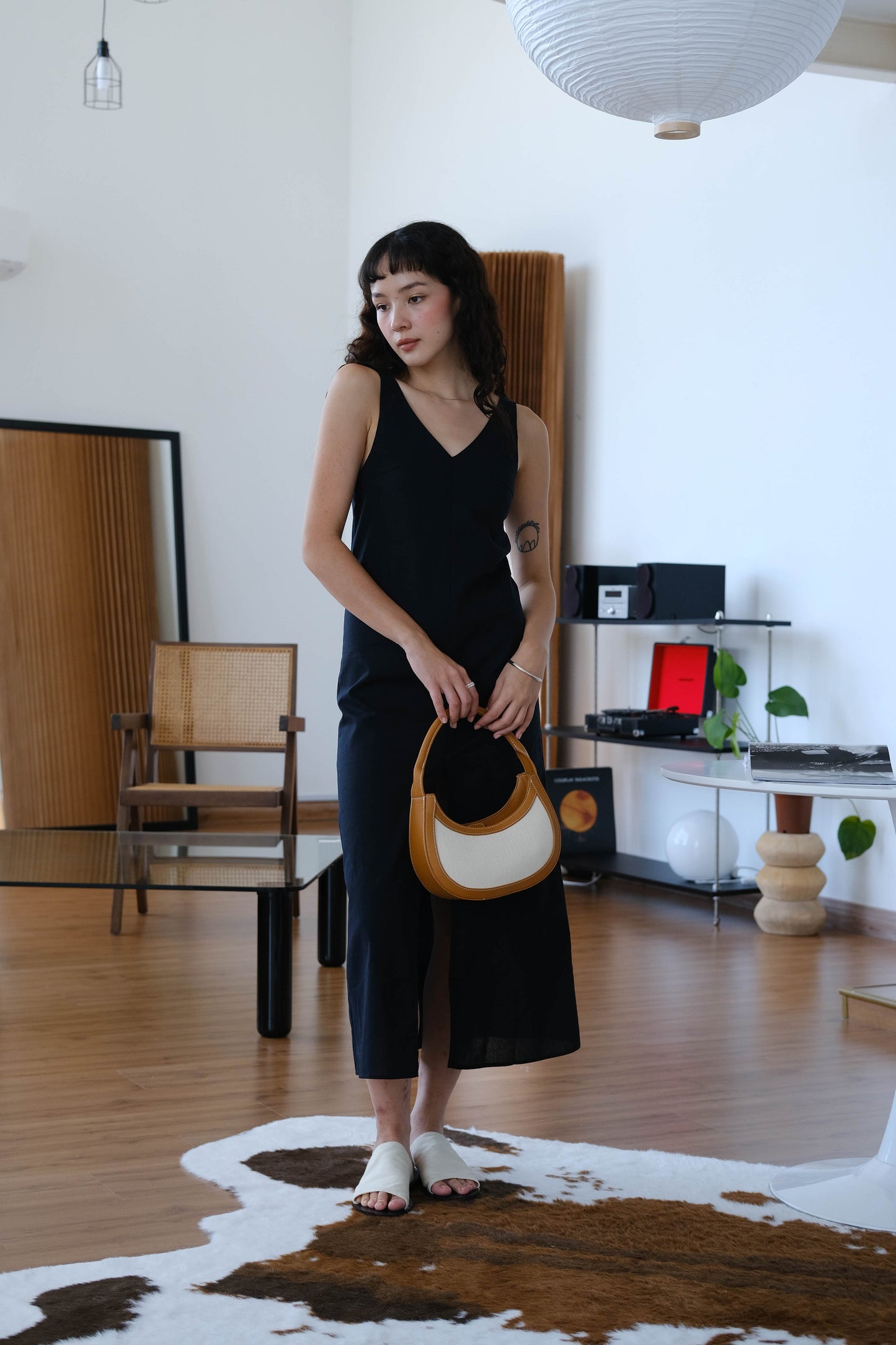 V-neck Open Back Sleeveless Dress in Classic Black