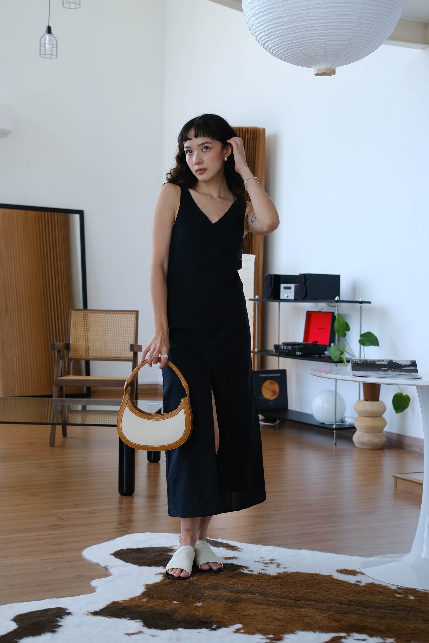 V-neck Open Back Sleeveless Dress in Classic Black