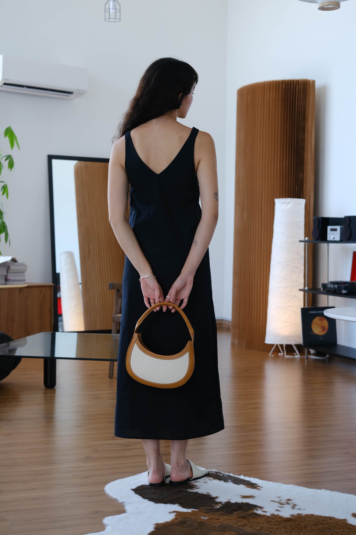 V-neck Open Back Sleeveless Dress in Classic Black