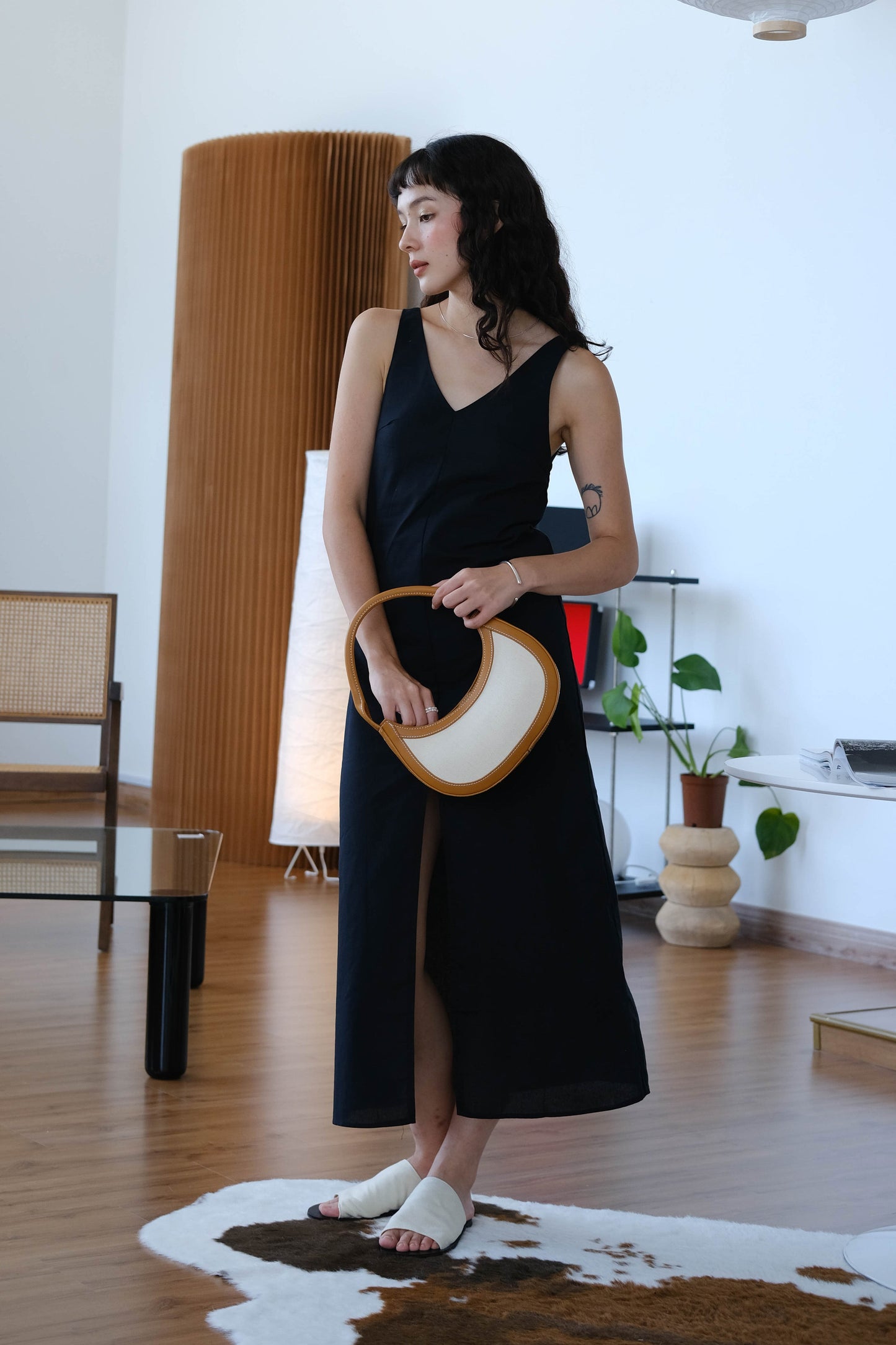 V-neck Open Back Sleeveless Dress in Classic Black