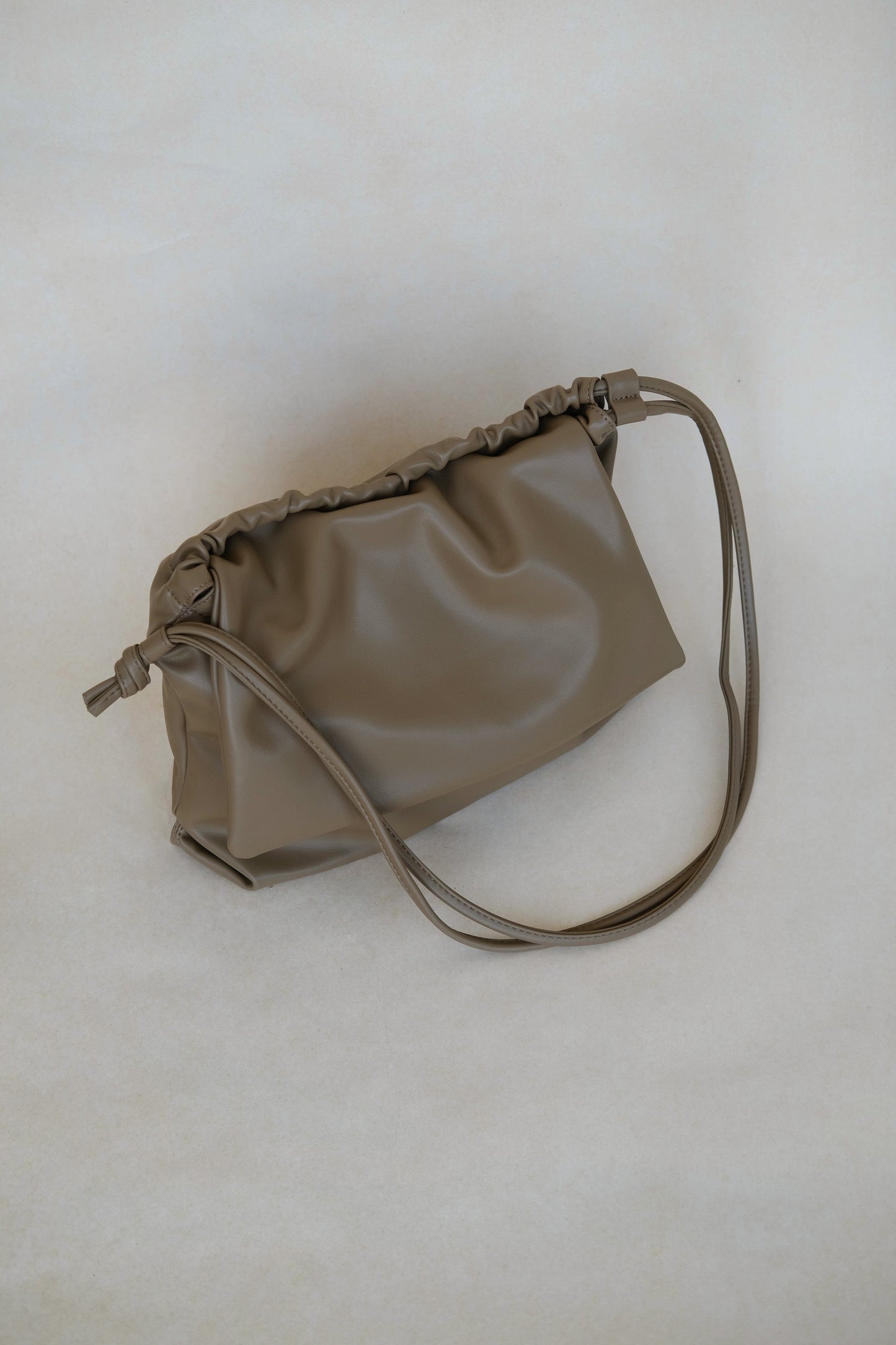 Drawstring Pleated Large Capacity Shoulder Bag in Mud Color