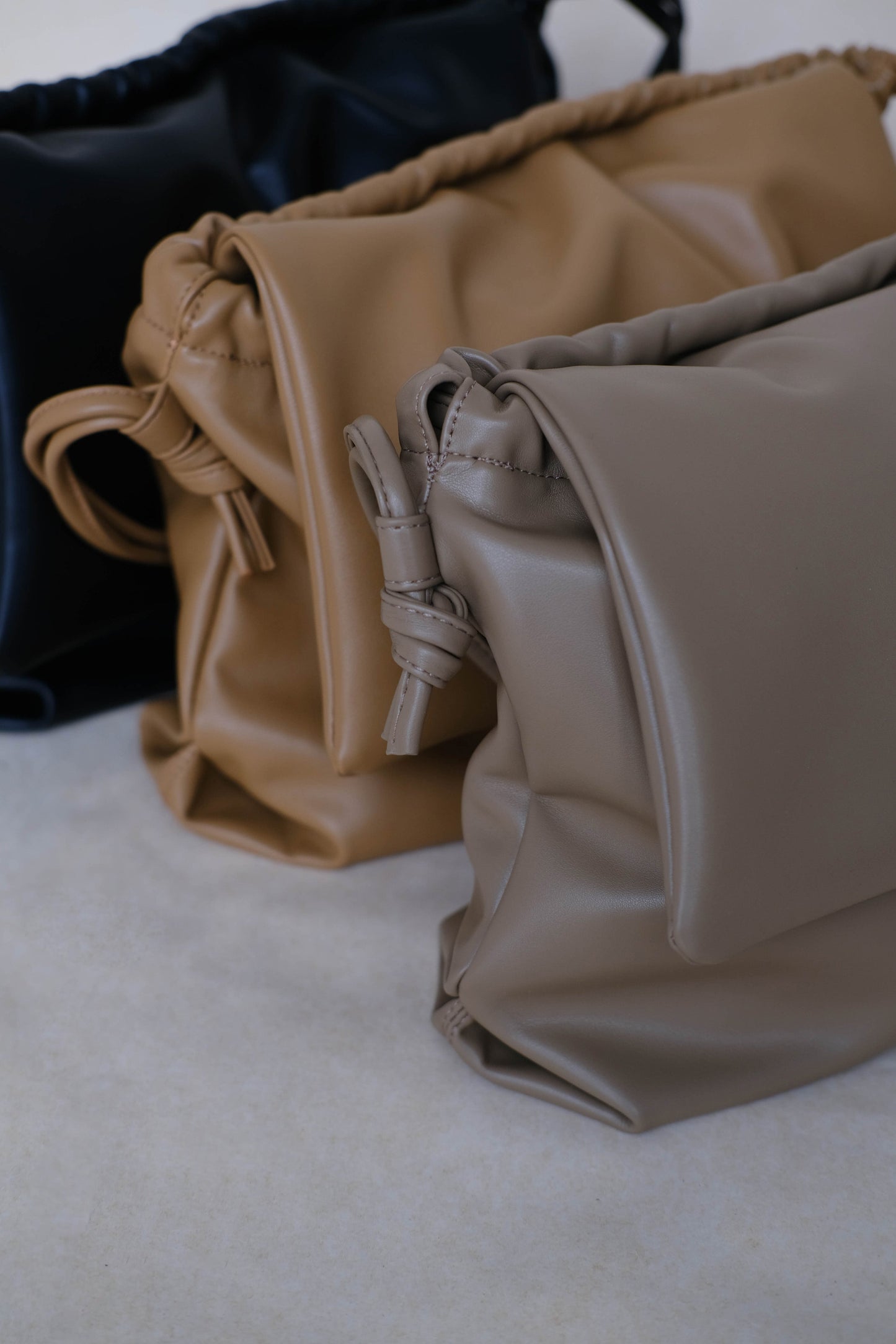 Drawstring Pleated Large Capacity Shoulder Bag in Brown Color