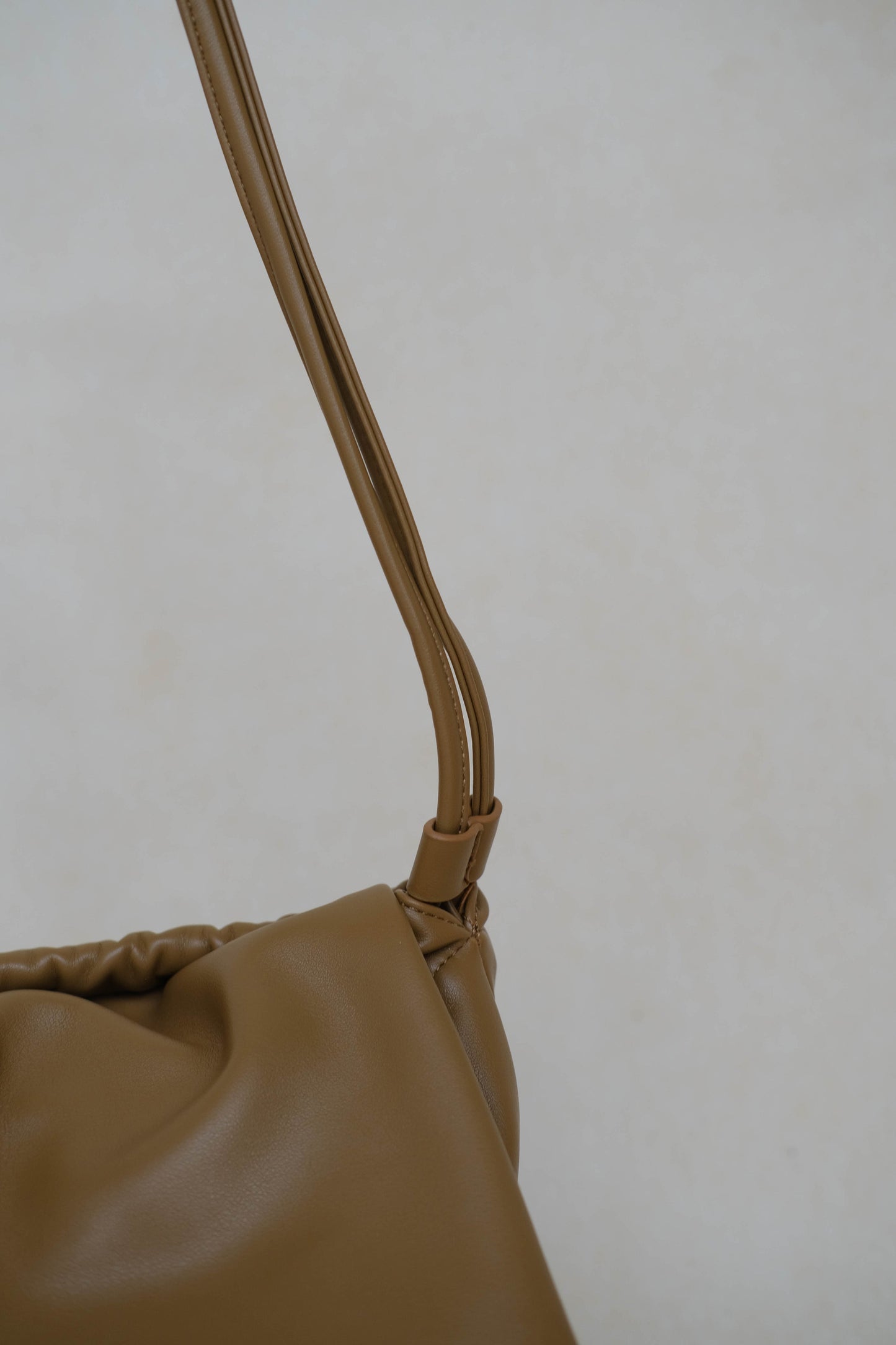Drawstring Pleated Large Capacity Shoulder Bag in Brown Color
