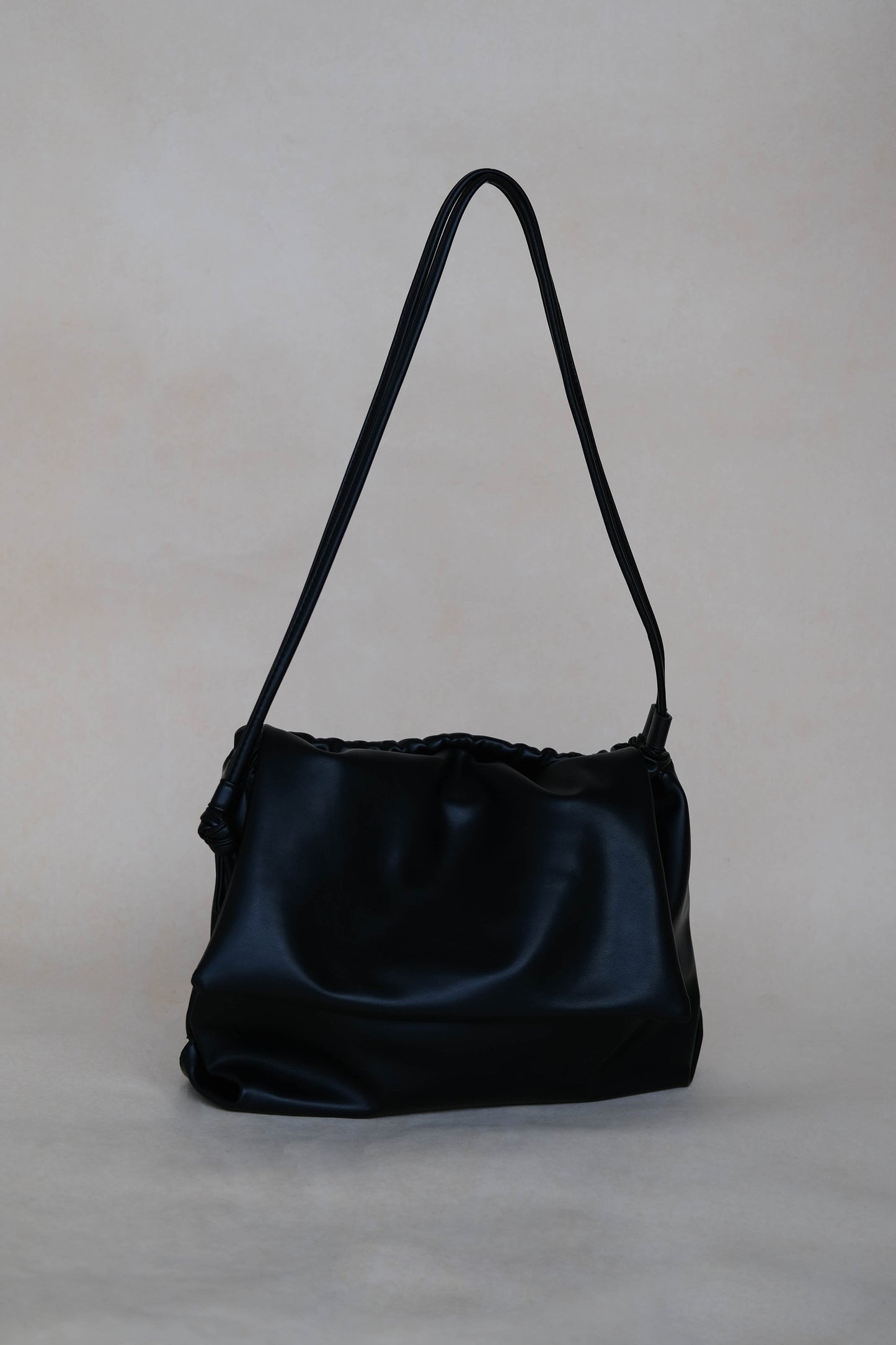Drawstring Pleated Large Capacity Shoulder Bag in Classic Black