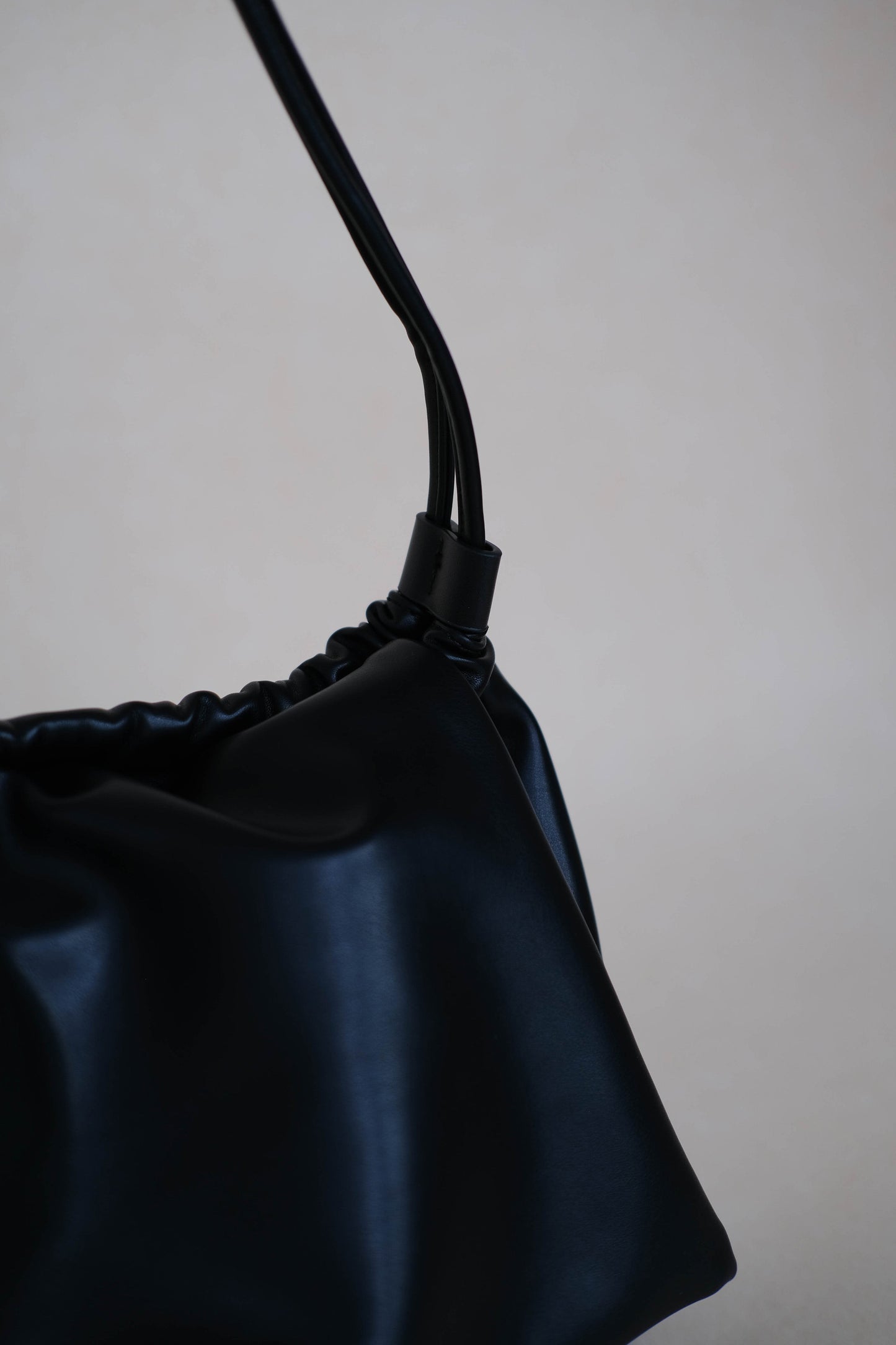 Drawstring Pleated Large Capacity Shoulder Bag in Classic Black