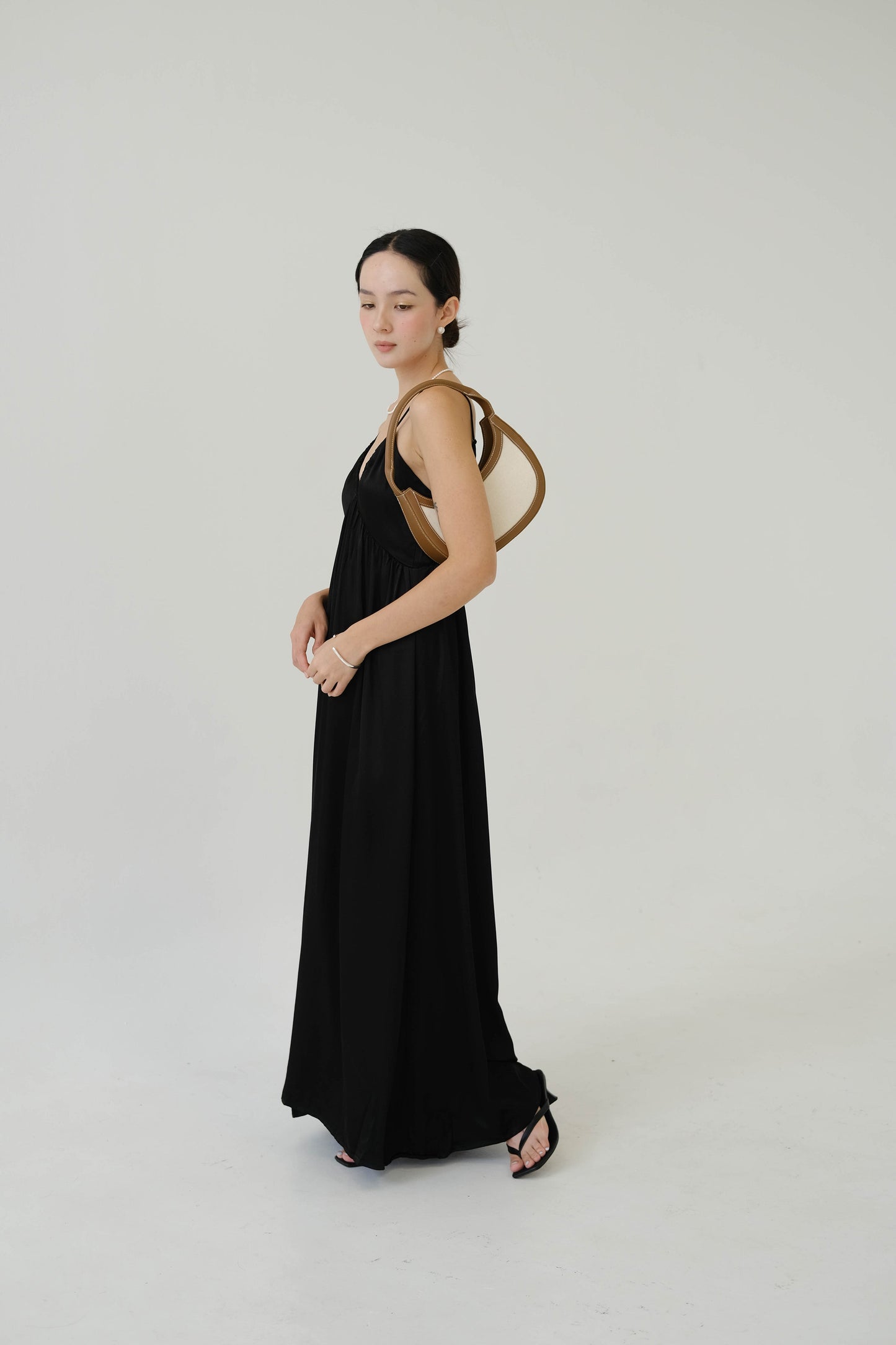 V-neck Sleeves Tank Top Dress in Classic Black