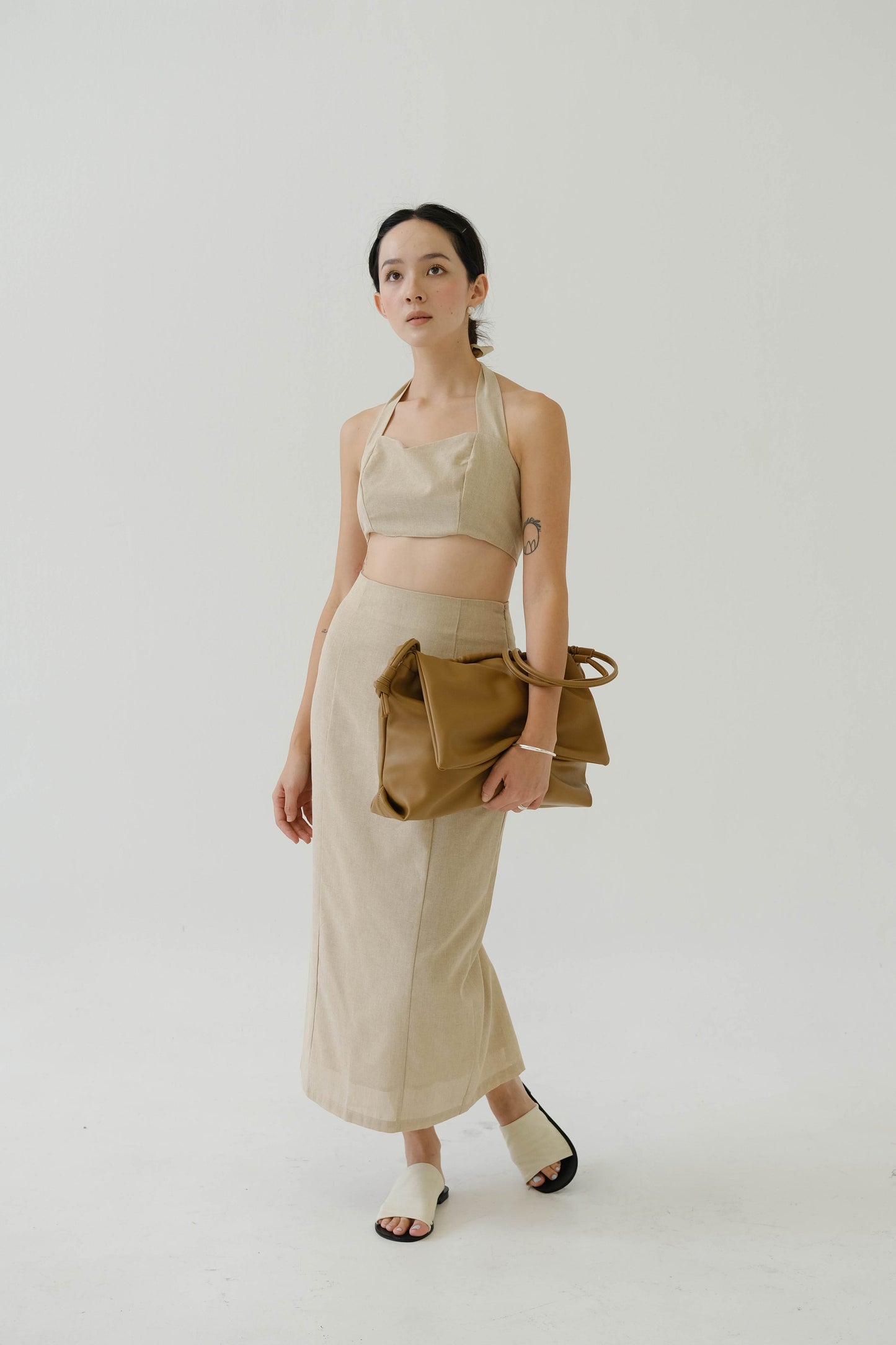 Drawstring Pleated Large Capacity Shoulder Bag in Brown Color