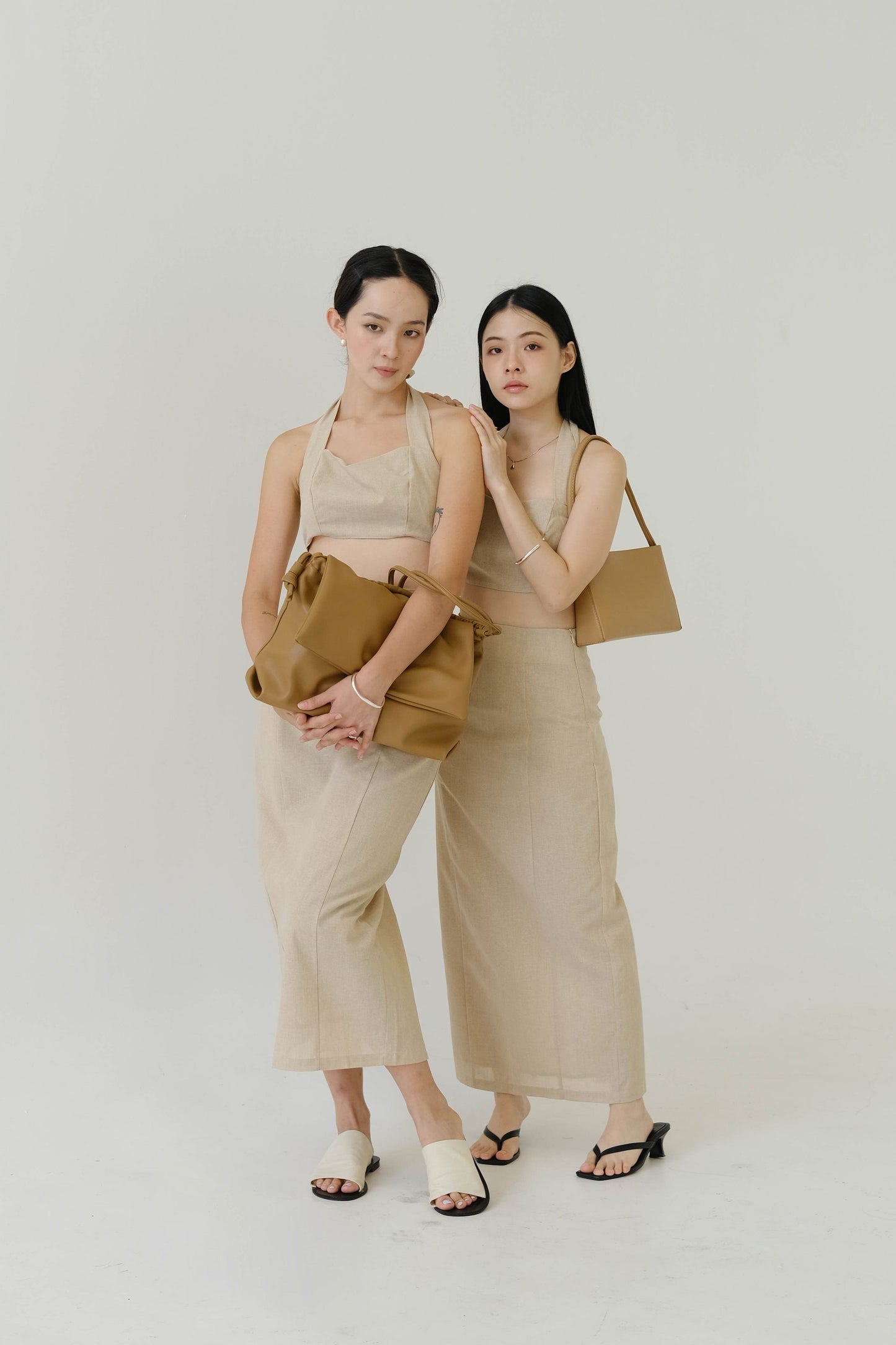 Drawstring Pleated Large Capacity Shoulder Bag in Brown Color
