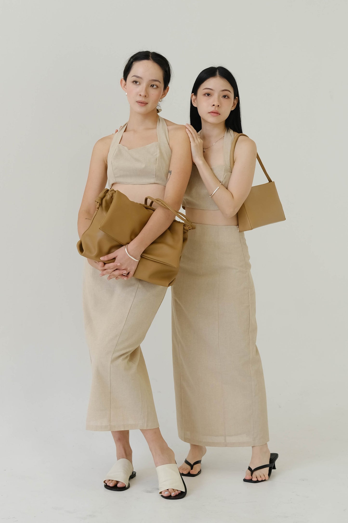 Drawstring Pleated Large Capacity Shoulder Bag in Brown Color