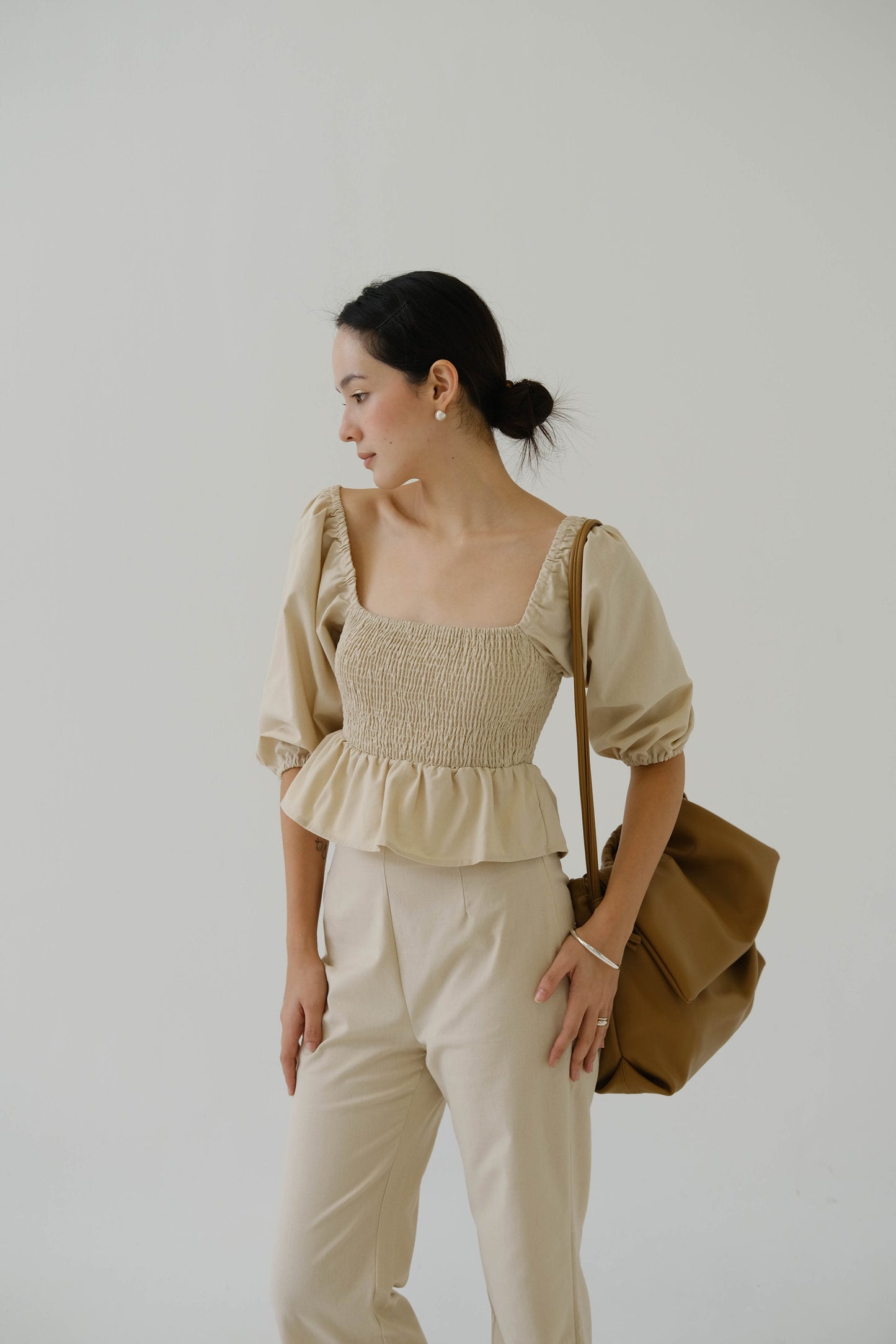 Drawstring Pleated Large Capacity Shoulder Bag in Brown Color