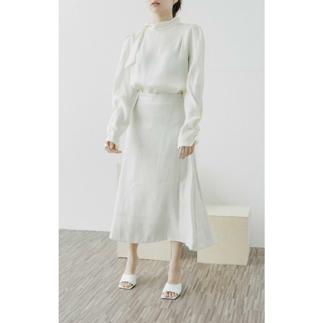 A-line slim satin skirt in almond